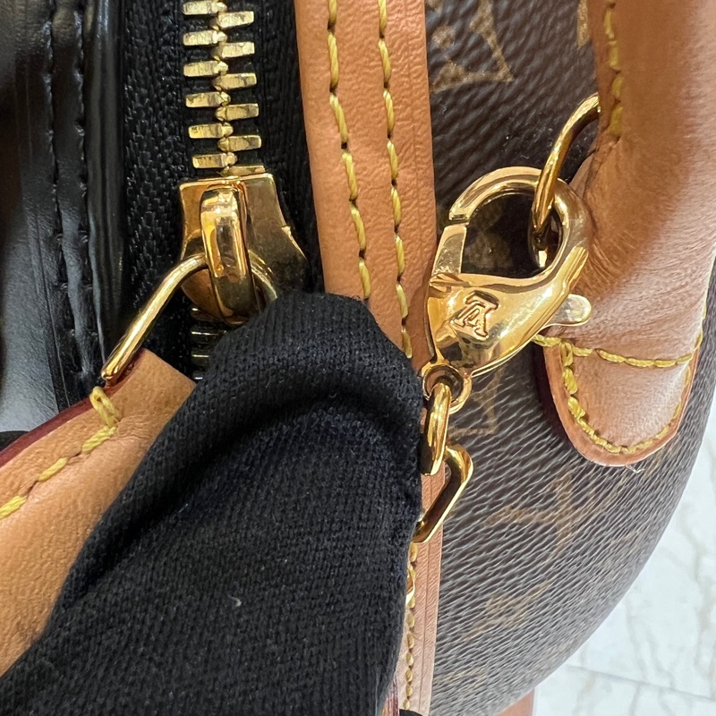 【LV 經典老花 × 限量藝術品】Louis Vuitton Monogram Egg Bag 恐龍蛋手提包｜立體雕塑感設計｜限量稀有收藏款-15