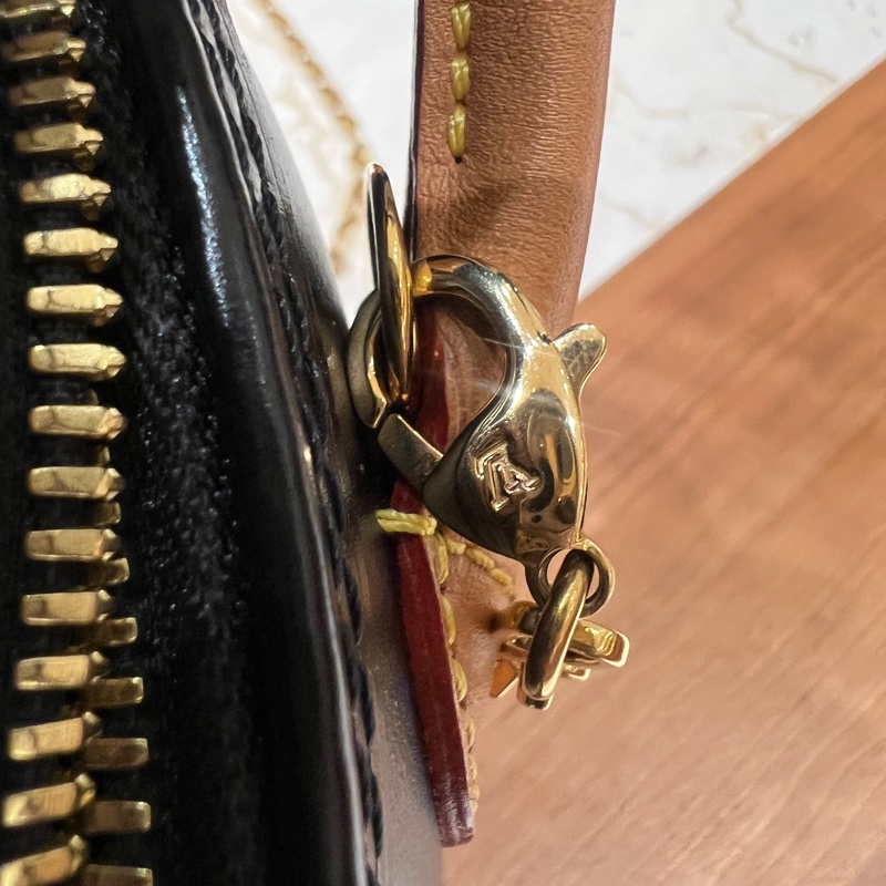 【LV 經典老花 × 限量藝術品】Louis Vuitton Monogram Egg Bag 恐龍蛋手提包｜立體雕塑感設計｜限量稀有收藏款-14