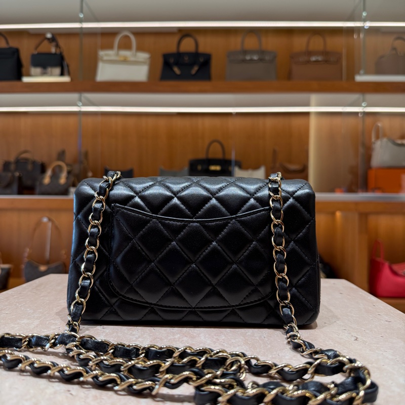 【氣質百搭首選】CHANEL CF Mini Flap 口蓋包｜金鍊黑羊皮｜品牌最受矚目保值款-1