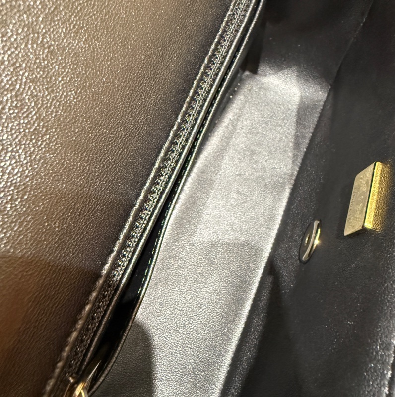 【氣質百搭首選】CHANEL CF Mini Flap 口蓋包｜金鍊黑羊皮｜品牌最受矚目保值款-6
