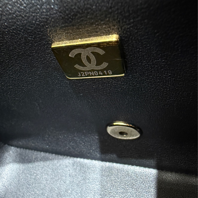 【氣質百搭首選】CHANEL CF Mini Flap 口蓋包｜金鍊黑羊皮｜品牌最受矚目保值款-7