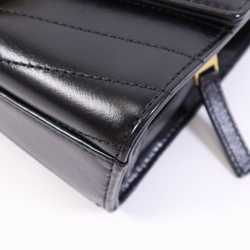 CHANEL 牛皮皮革Chevron Medal Flap Bag金扣鏈帶肩背袋-4