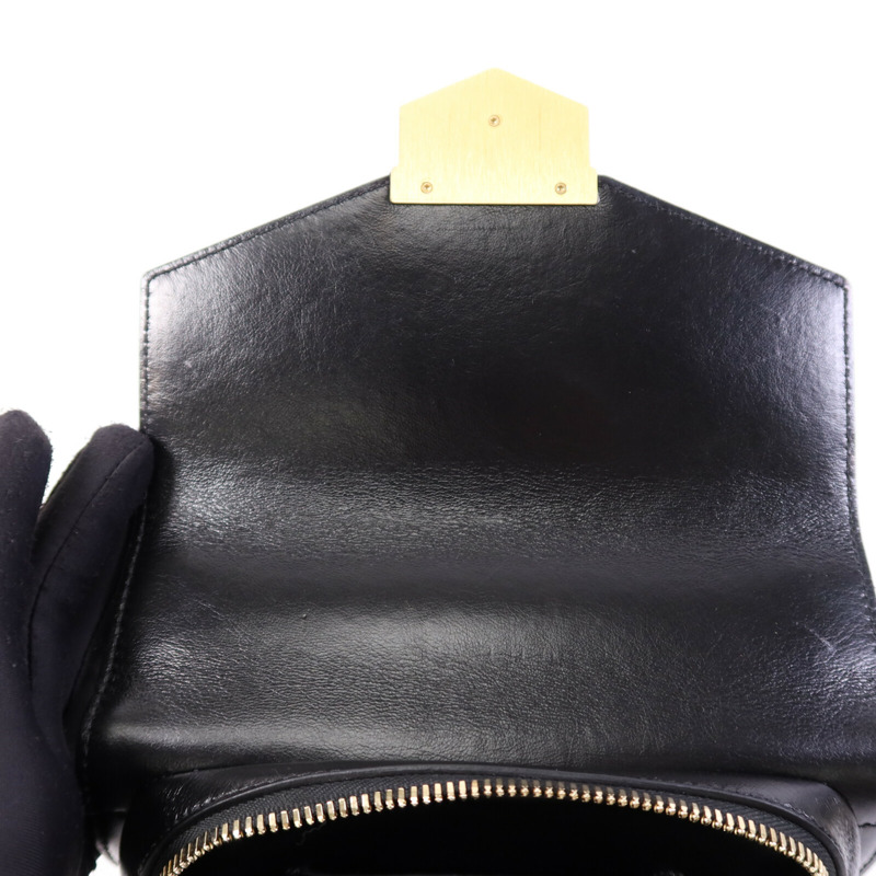 CHANEL 牛皮皮革Chevron Medal Flap Bag金扣鏈帶肩背袋-10