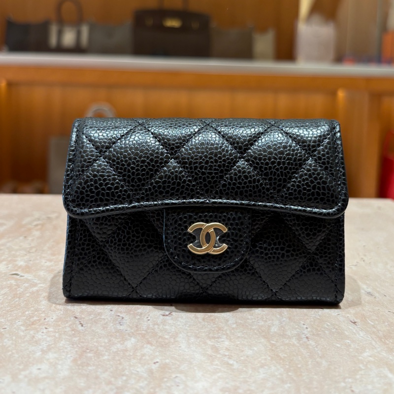 【高辨識金扣設計】CHANEL Classic Flap Card Holder｜經典雙C金扣翻蓋卡夾／零錢包｜黑色金扣｜晶片款-0