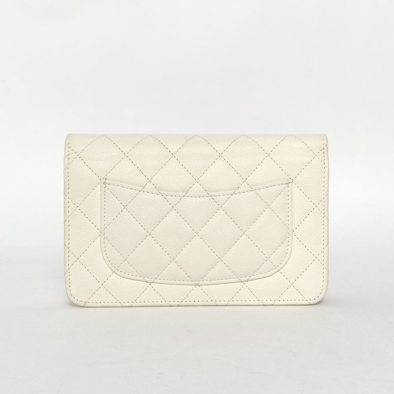 CHANEL 22PCFWOC19白色荔枝牛皮晶片開金扣白拼金皮穿鏈肩背包-2