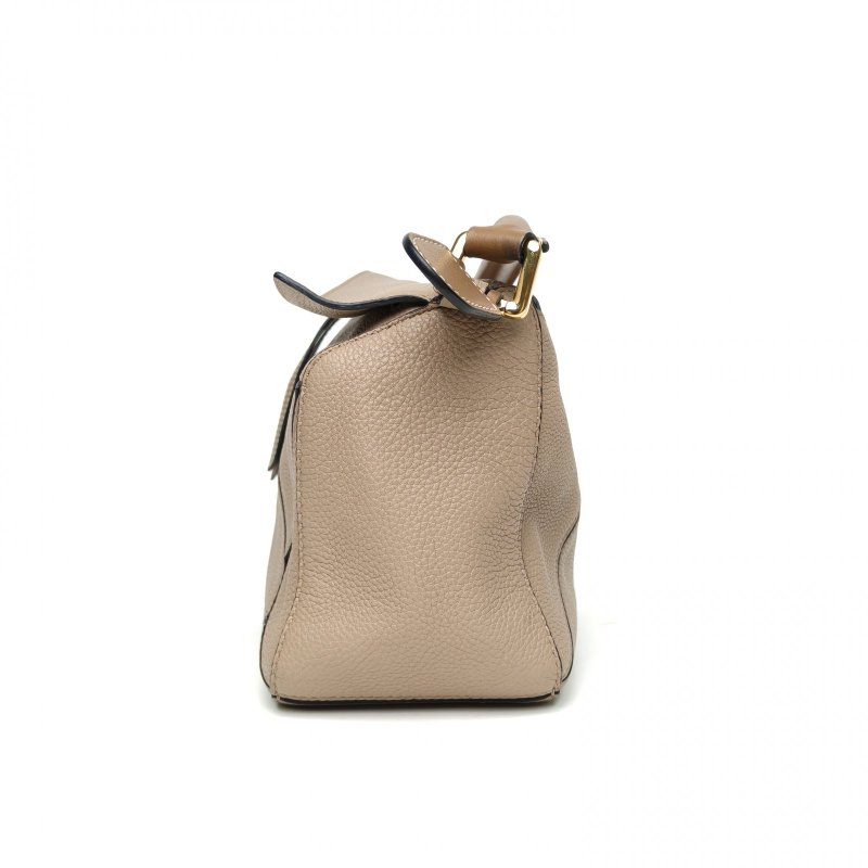 LOEWE Puzzle24幾何包小號卡其色牛皮肩背包-1