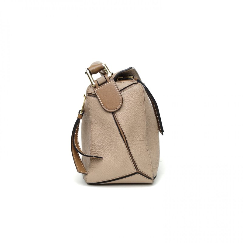 LOEWE Puzzle24幾何包小號卡其色牛皮肩背包-3