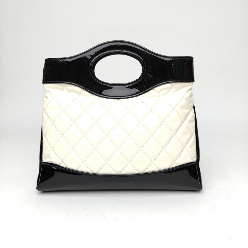 CHANEL 31BagMini22黑白漆皮晶片開淺金扣肩背包-2