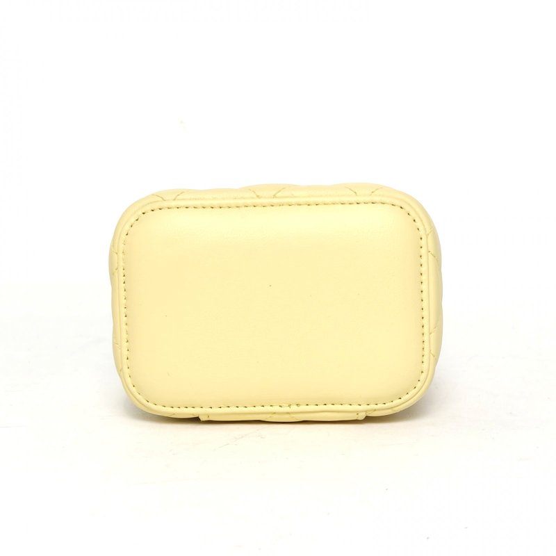 CHANEL 21B方盒子化妝包無鏡子10黃色羊皮30開金扣金球調節扣肩帶肩背包-4