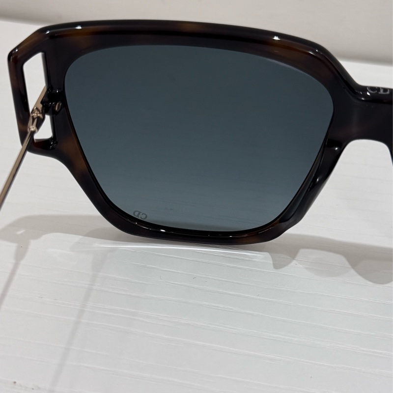 Dior墨鏡 近新 櫃上購入-9
