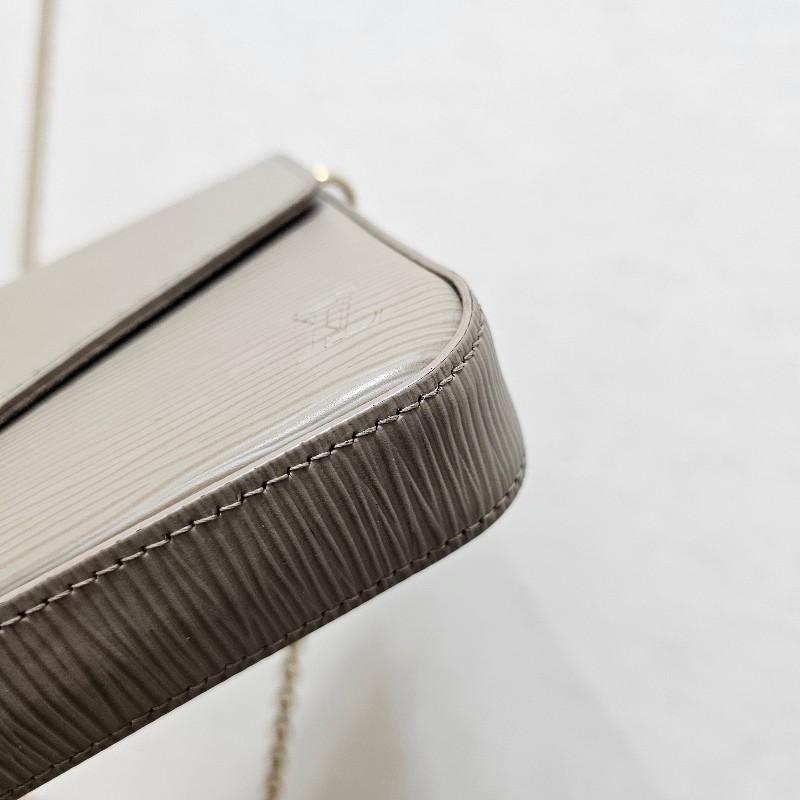 [奶茶色水波紋好物甜價☺️] LV奶茶色Epi皮革三合一斜背鏈包-6