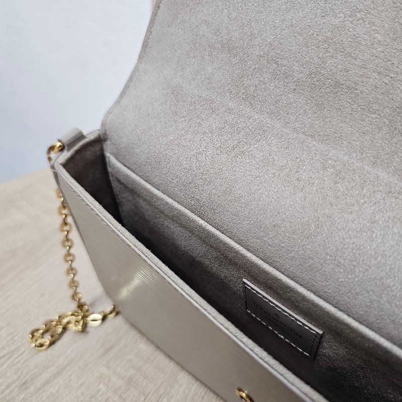 [奶茶色水波紋好物甜價☺️] LV奶茶色Epi皮革三合一斜背鏈包-15