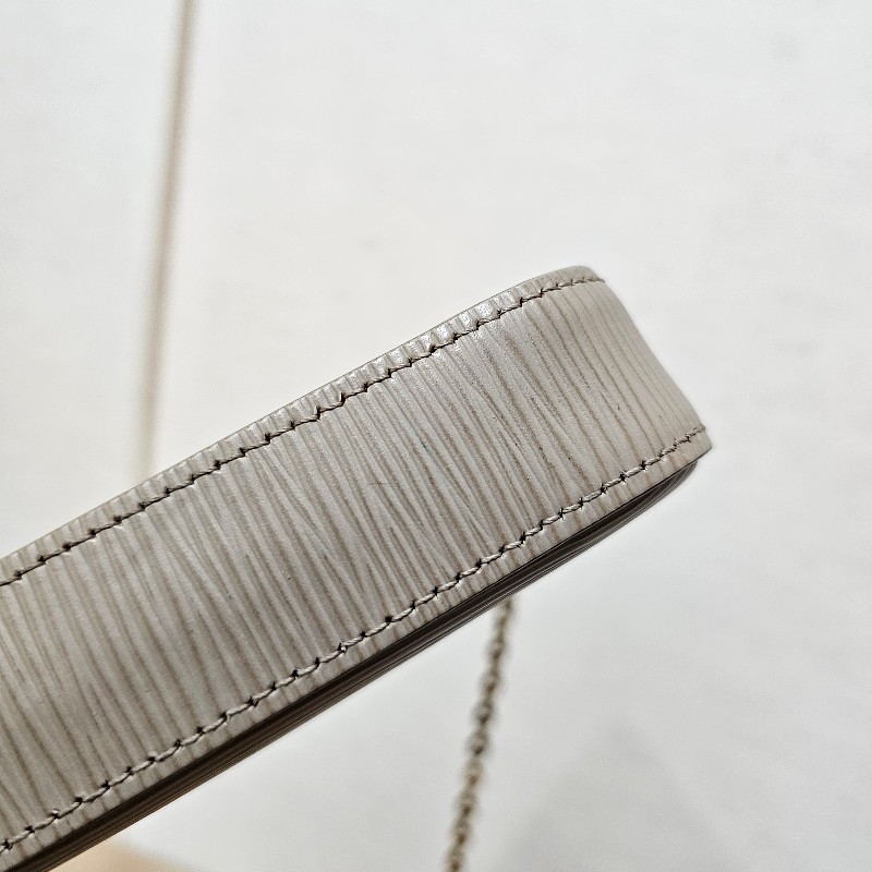 [奶茶色水波紋好物甜價☺️] LV奶茶色Epi皮革三合一斜背鏈包-28