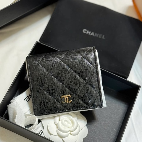 #全新全配 #全網最低💰 #櫃上4️⃣萬 香奈兒黑金荔枝對開短夾🈶零錢袋