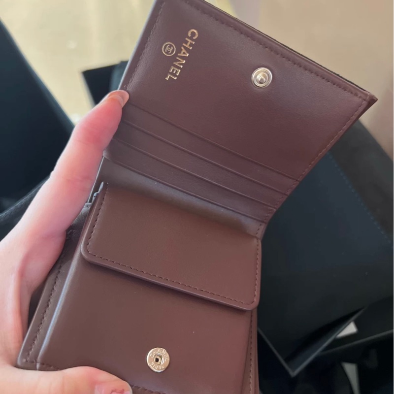 #全新全配 #全網最低💰 #櫃上4️⃣萬 香奈兒黑金荔枝對開短夾🈶零錢袋-3