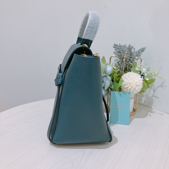 TK1891 CELINE 思琳小號鯰魚包包 GRAINED LEATHER NAVY MICRO BELT BAG-5