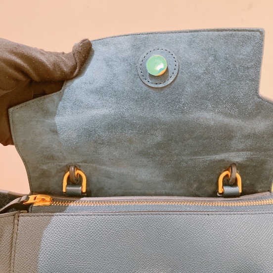 TK1891 CELINE 思琳小號鯰魚包包 GRAINED LEATHER NAVY MICRO BELT BAG-14