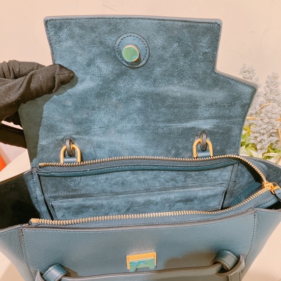 TK1891 CELINE 思琳小號鯰魚包包 GRAINED LEATHER NAVY MICRO BELT BAG-17