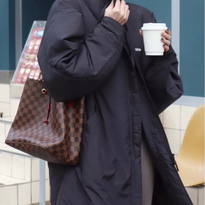 LV 棋盤格水桶包-2