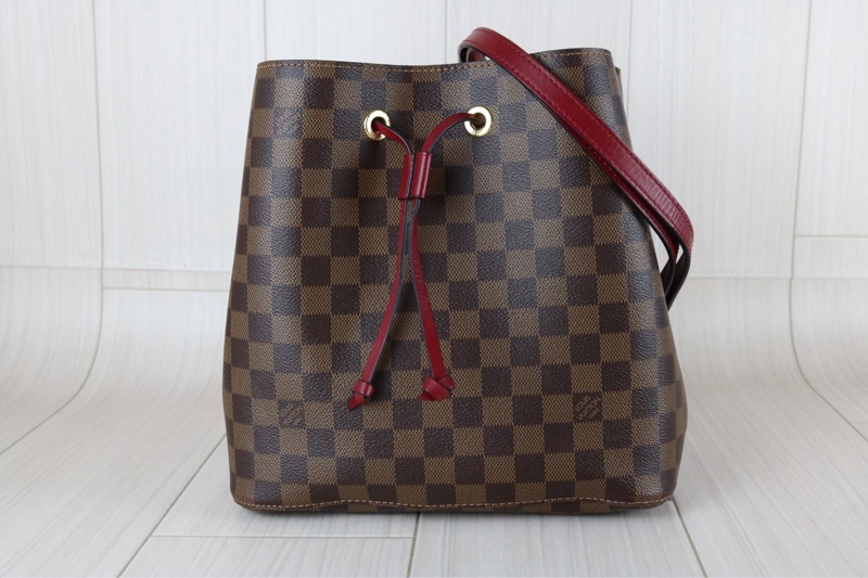 LV 棋盤格水桶包-3