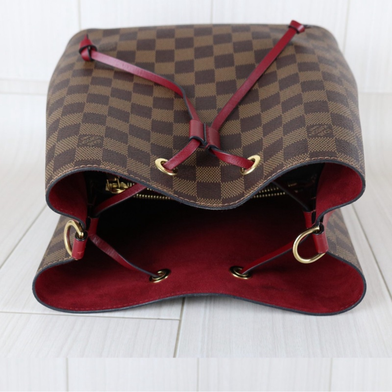 LV 棋盤格水桶包-7