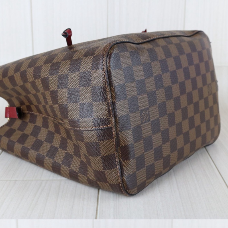 LV 棋盤格水桶包-8