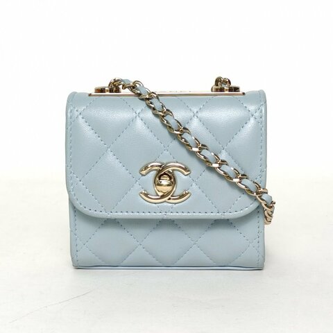 CHANEL TrendyCC口蓋包方版11淺藍色羊皮鐳射標金扣肩背包