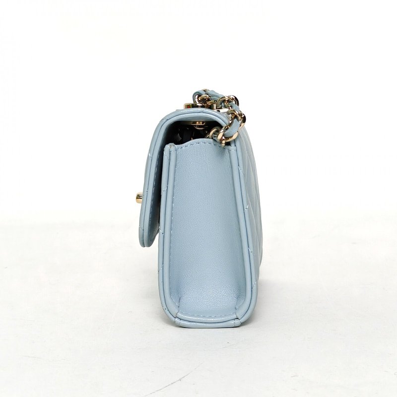 CHANEL TrendyCC口蓋包方版11淺藍色羊皮鐳射標金扣肩背包-1