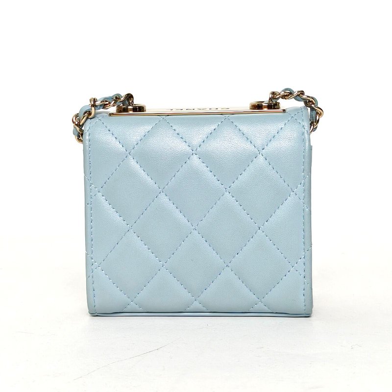 CHANEL TrendyCC口蓋包方版11淺藍色羊皮鐳射標金扣肩背包-2