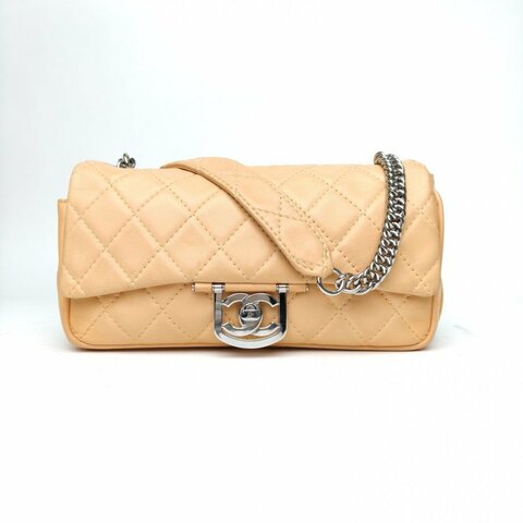 CHANEL 奶茶色羊皮11開銀扣CF愛丁堡系列口蓋包肩背包