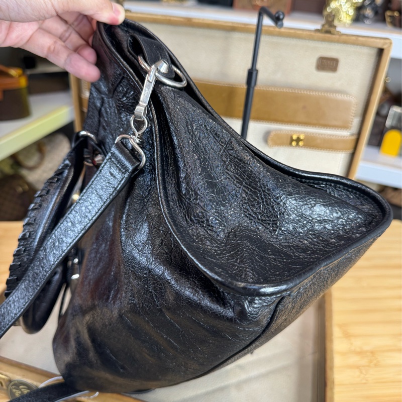 在台現貨Balenciaga 新款CITY黑銀中款機車包/斜背包🩶🖤超好看-8