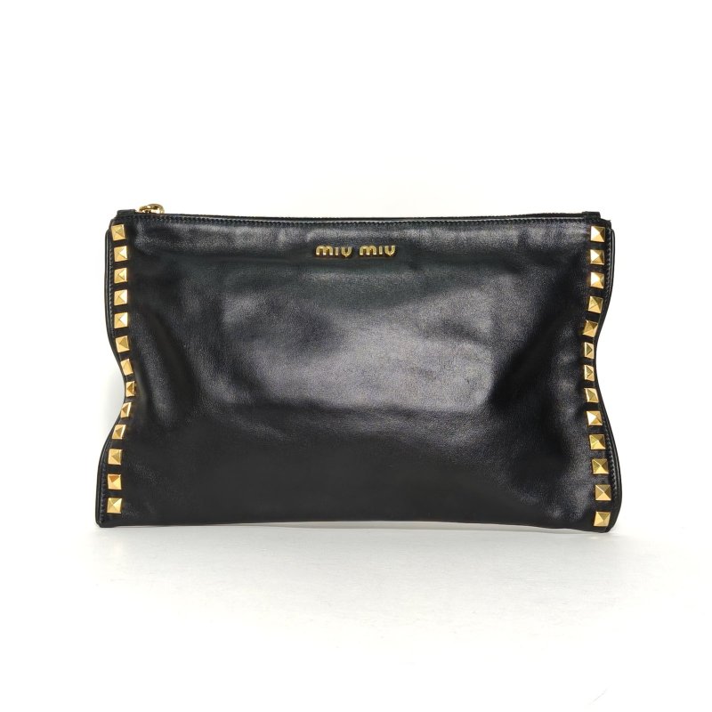 MIU MIU 黑色羊皮miumiulogo鉚釘手拿包肩背包-0