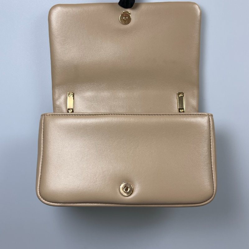 BURBERRY 奶茶色LOLA掀蓋側背包小號-5