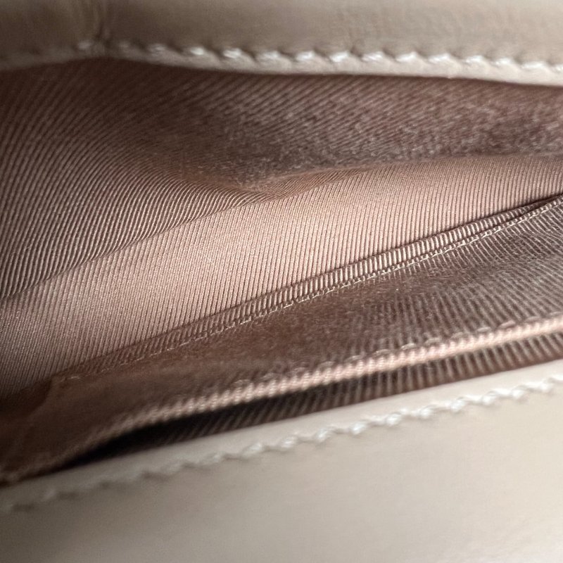 BURBERRY 奶茶色LOLA掀蓋側背包小號-6