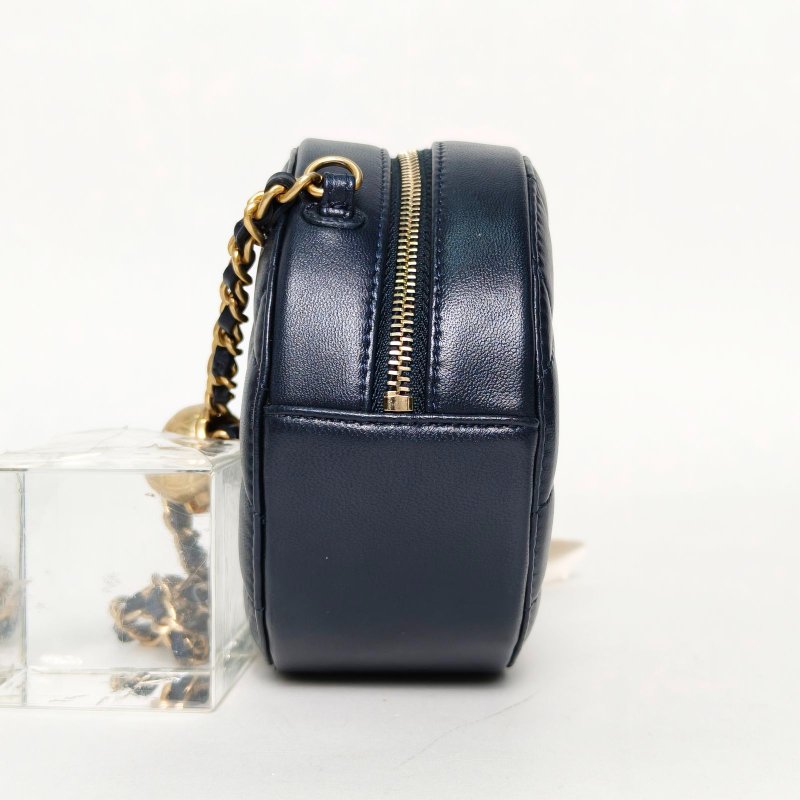CHANEL 金球金珠圓餅鏈條包墨藍色羊皮29開金扣肩背包-1