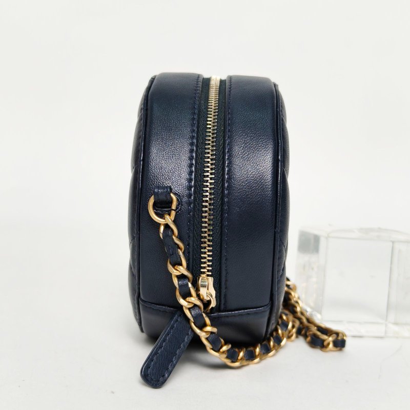 CHANEL 金球金珠圓餅鏈條包墨藍色羊皮29開金扣肩背包-3