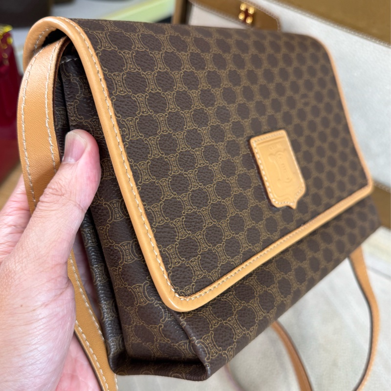 CELINE vintage 經典凱琁門翻蓋相機包🤎包況超好-2