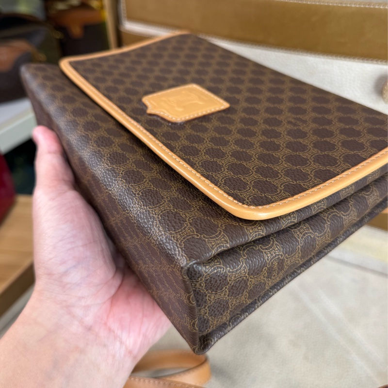 CELINE vintage 經典凱琁門翻蓋相機包🤎包況超好-5