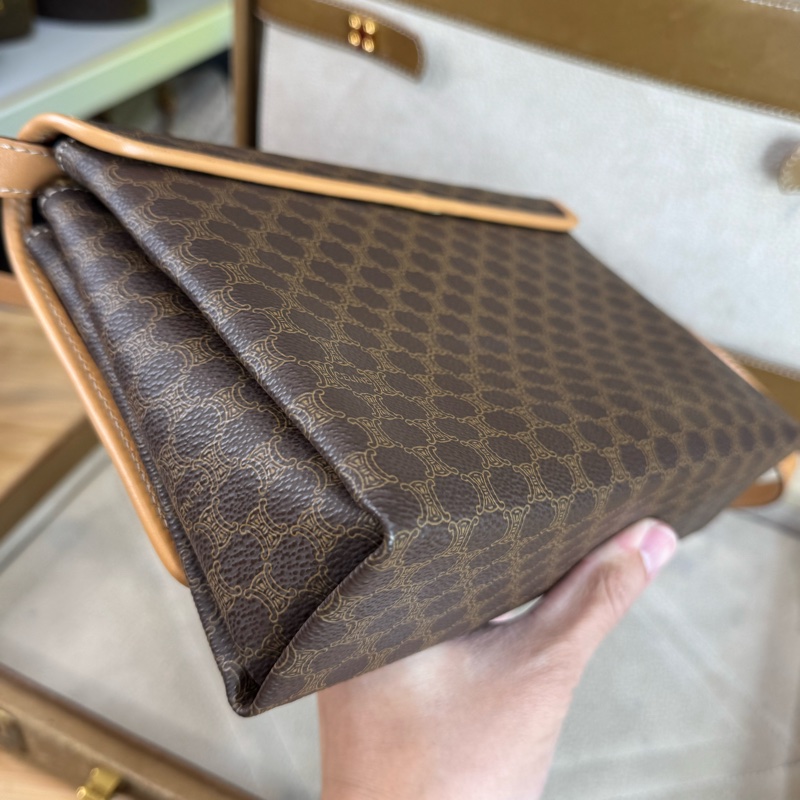 CELINE vintage 經典凱琁門翻蓋相機包🤎包況超好-7