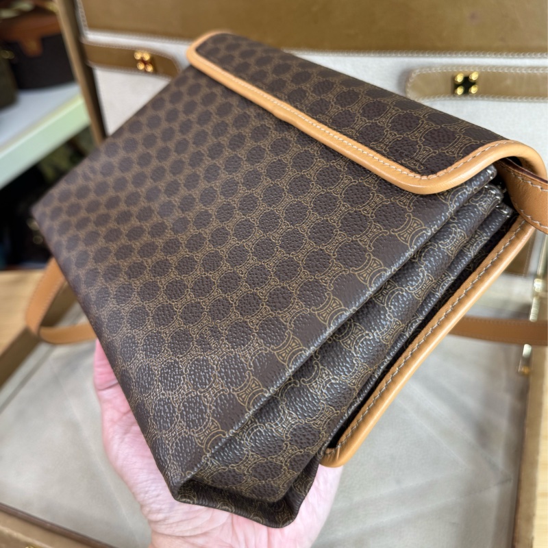 CELINE vintage 經典凱琁門翻蓋相機包🤎包況超好-8