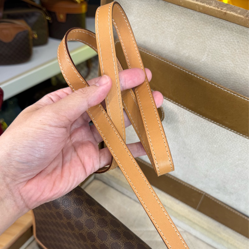 CELINE vintage 經典凱琁門翻蓋相機包🤎包況超好-13