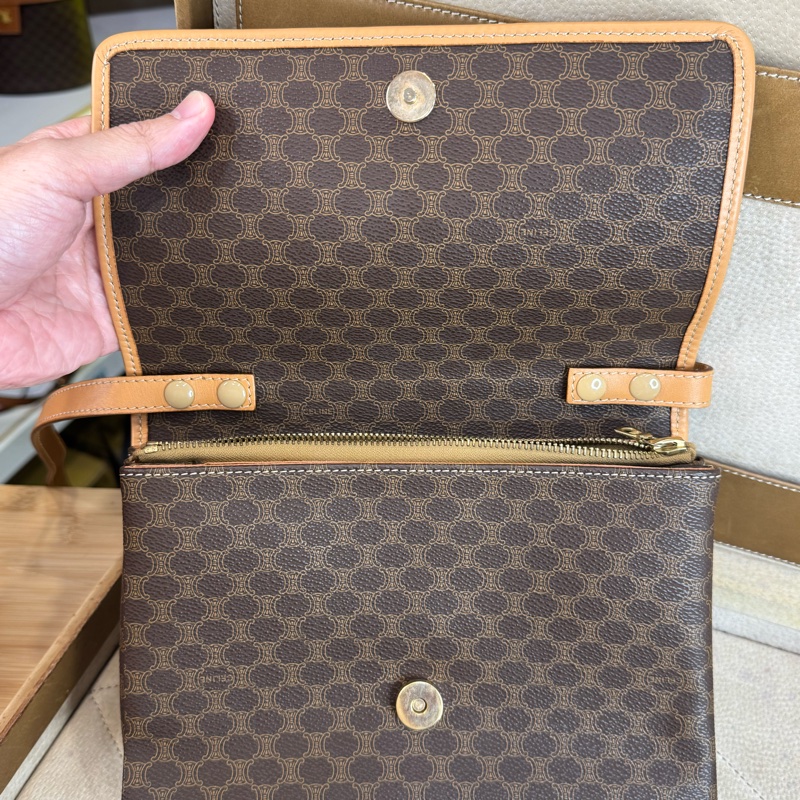 CELINE vintage 經典凱琁門翻蓋相機包🤎包況超好-15