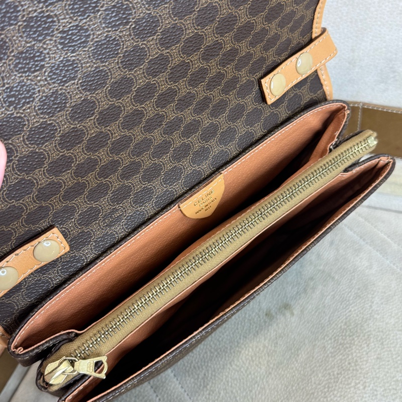 CELINE vintage 經典凱琁門翻蓋相機包🤎包況超好-18