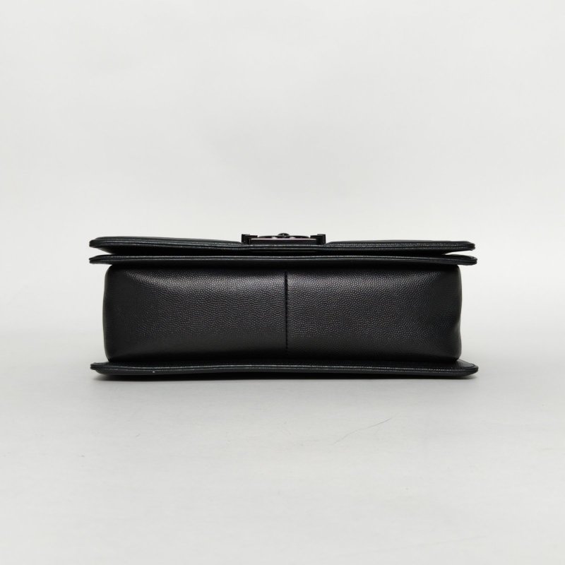 CHANEL Leboy中號25黑色荔枝牛皮24開黑扣肩背包-4