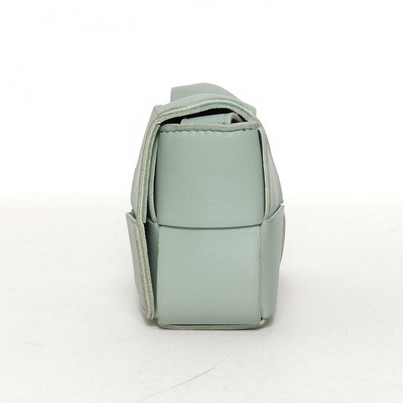 BOTTEGA VENETA CassetteMini12淺綠色羊皮肩背包-3