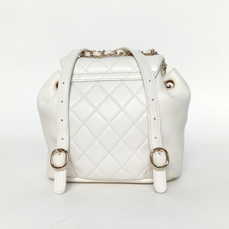 CHANEL Duma抽繩口蓋雙肩包單口袋小號18白色牛皮晶片開金扣肩背包-2