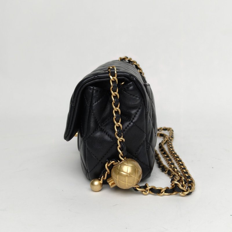 CHANEL CF口蓋包大Mini20黑色羊皮晶片開金扣金球調節扣肩帶肩背包-1