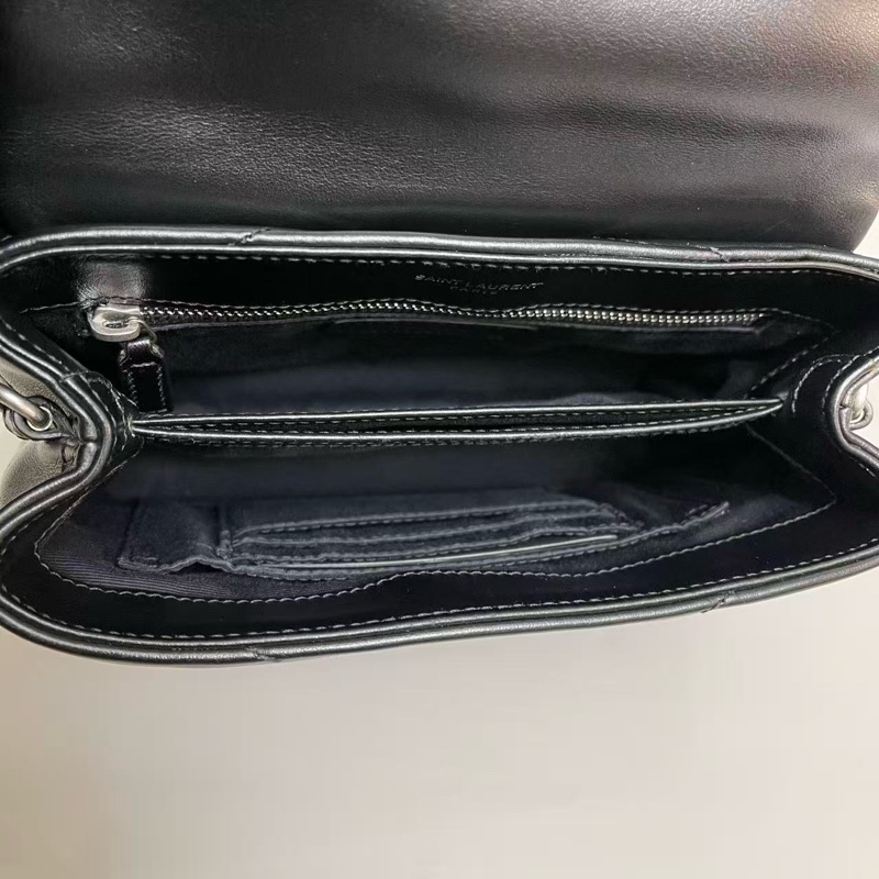 YSL聖羅蘭Loulou小號黑銀全皮V紋方胖子 尺寸約20×15 附件塵袋 紙卡 盒子 。-8