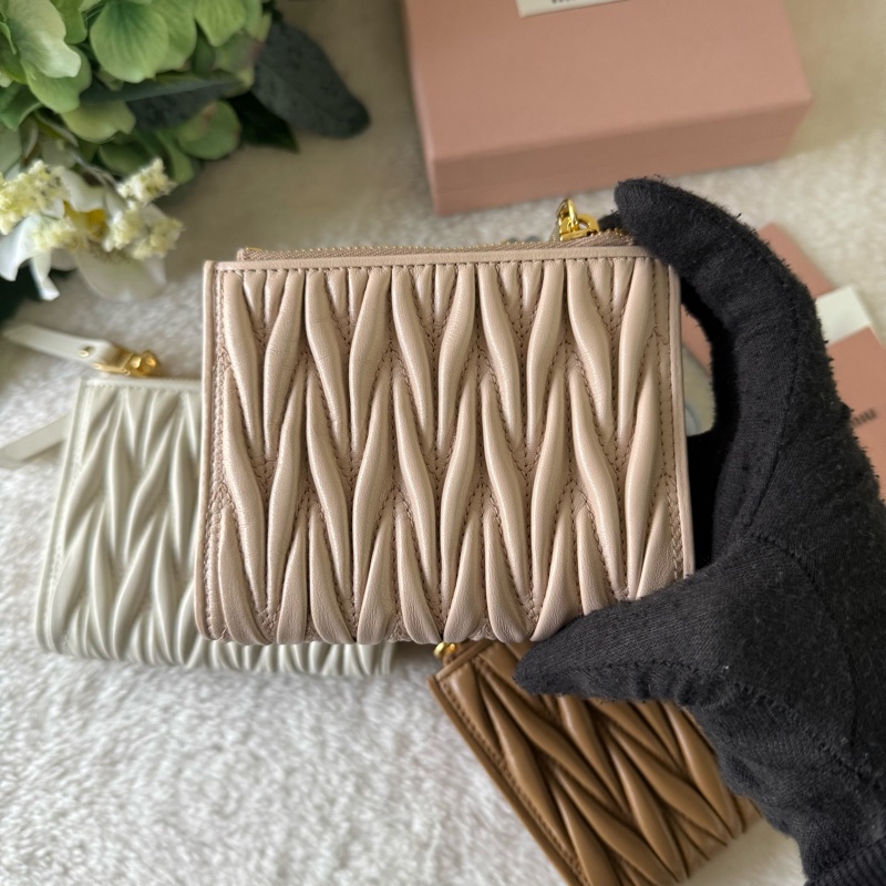 金字納帕軟皮拉鍊零錢袋釦式二折短夾(粉色)-3