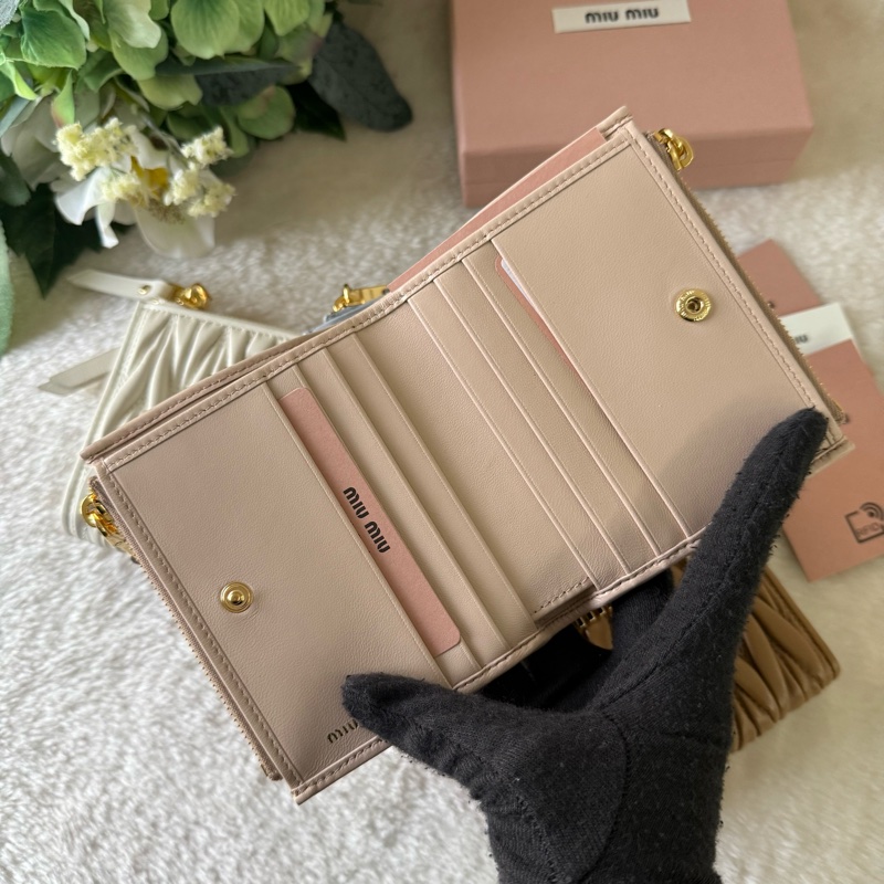 金字納帕軟皮拉鍊零錢袋釦式二折短夾(珍珠灰)-8